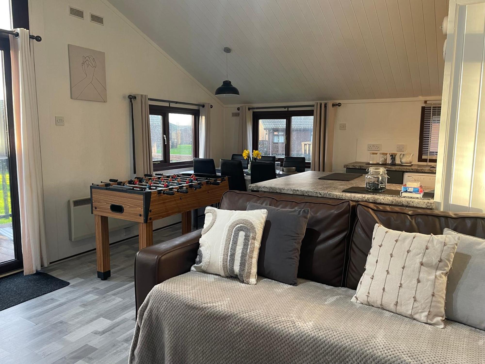 Cosy 3 Bed Lodge In Hoburne, Cotswolds South Cerney Exterior photo